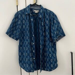 Blue short sleeve casual shirt